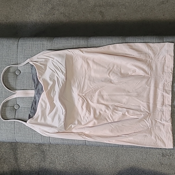 Lululemon tank Sz 4 - Picture 1 of 3